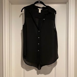 Sleeveless button down blouse